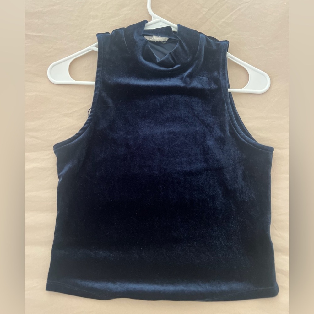 Olive & Oak Velvet Sleeveless Mock Neck Top - Navy Blue
